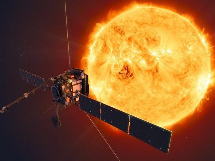 mysterious-black-objects-appear-in-nasa-sun-photos-picture-7-WILSmUhF1 (1).jpg